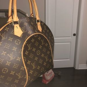 Louis Vuitton Ellipse MM
